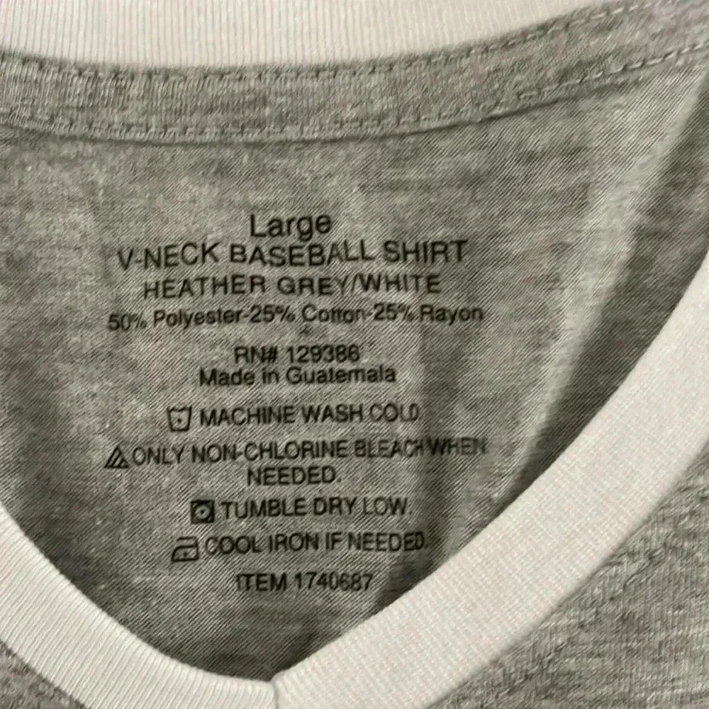 2/15 Yellowstone baseball tee Rip - Picture 4 of 6